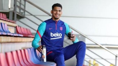 Ronald Araujo renueva con el Barça hasta 2026 | OFICIAL