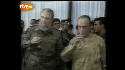 El abrazo de La Habana (Informe Semanal). Manuel Fraga y Fidel Castro en La Habana