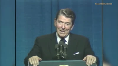 Ronald Reagan contando chistes