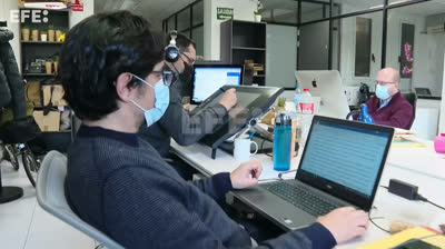 El paro baja en España de 3 millones de personas desde 2008